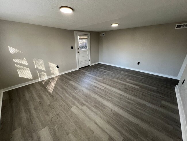 Building Photo - Charming 3-Bedroom Lower-Level Duplex