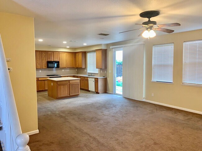 Foto del edificio - 4 br, 3 bath House - 913 Kiwi St