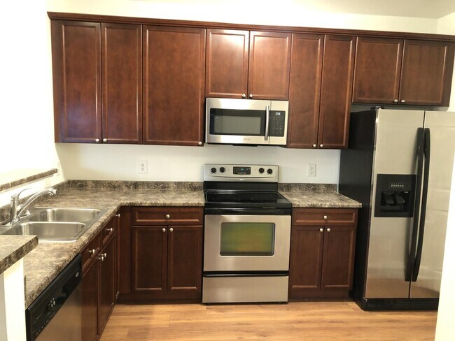 Foto del edificio - 8221 Lenox Creekside Dr