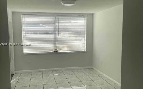 Foto del edificio - 1701 NE 191st St