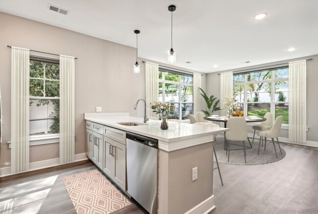 Building Photo - Regency at Menlo Park Terrace