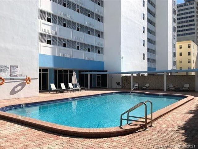 Primary Photo - 6450 Collins Ave