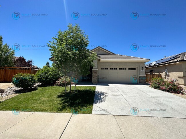 Foto del edificio - 3 Bedroom 2 Bathroom with Garage covered patio and beautiful yard!