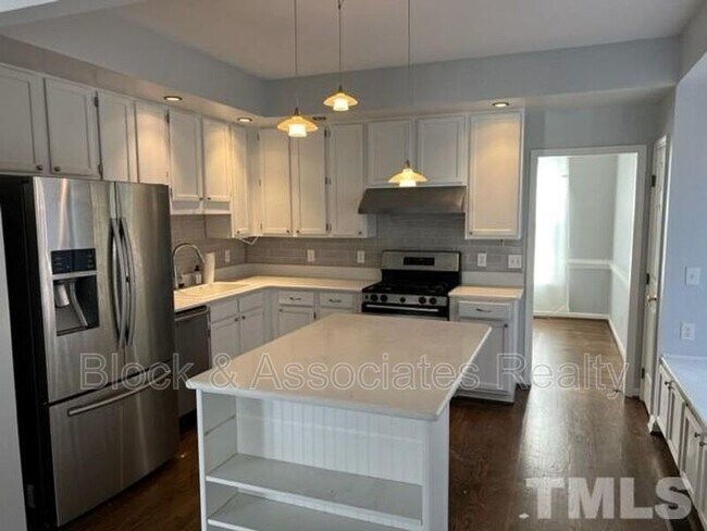 Building Photo - 107 Silverridge Ct