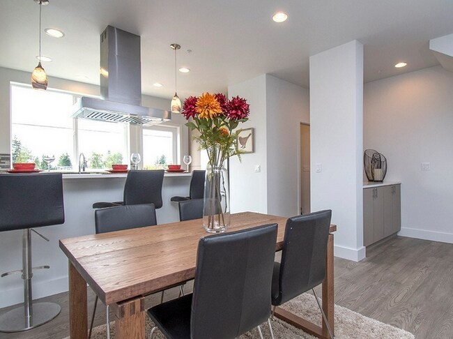Foto del edificio - 7741 15th Ave NW