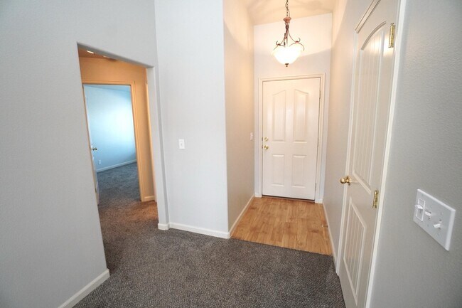 Foto del edificio - 1445 W Silver Salmon Dr