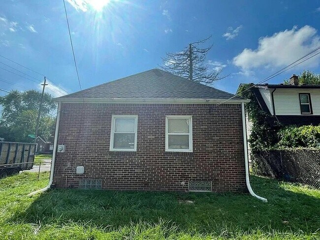 Foto del edificio - 13500 Rutherford St