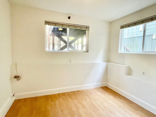 Foto del edificio - 2624 Sutter St