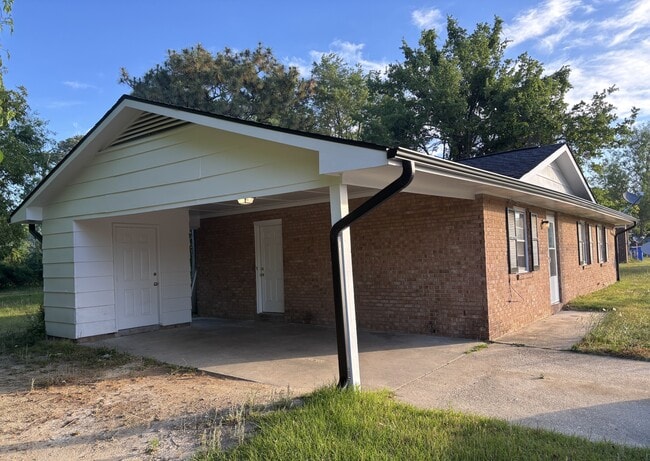 Building Photo - 4849 Rosehill Rd
