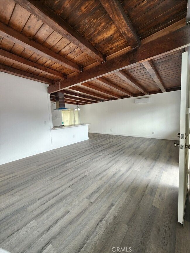 Foto del edificio - 12975 Corcoran Pl