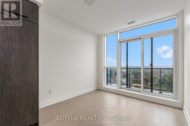 Photo du bâtiment - 560-1560 Rideau St