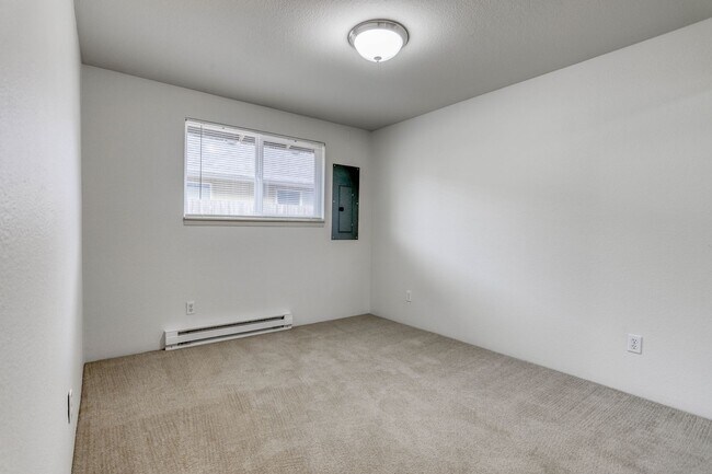 Foto del edificio - Condo Living with Electric Fireplace and F...