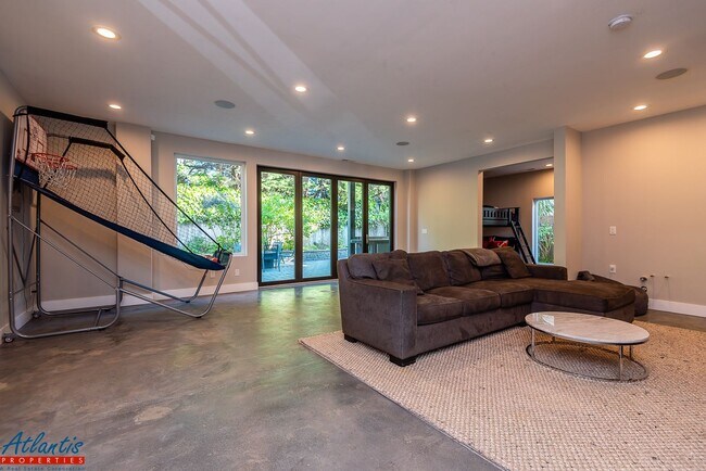 Foto del edificio - Desirable Home | Oceans Views | Close To B...
