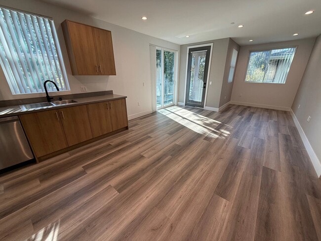 Building Photo - 11155 Huston St