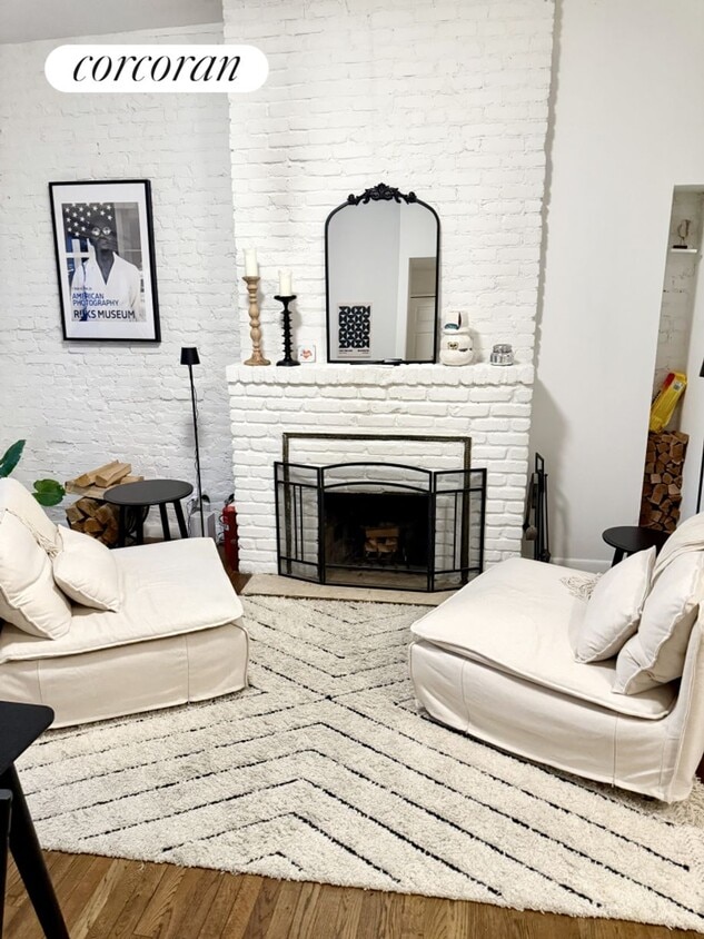 Primary Photo - 353 W 19th St