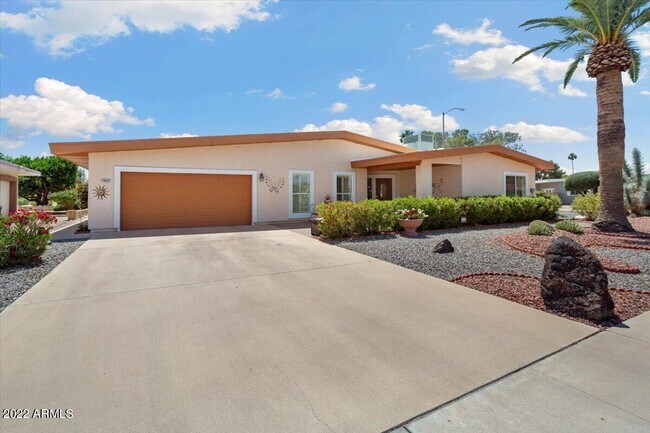 Building Photo - 10653 W Welk Dr