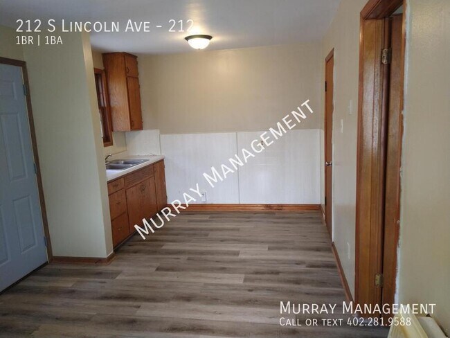 Building Photo - 212 S Lincoln Ave