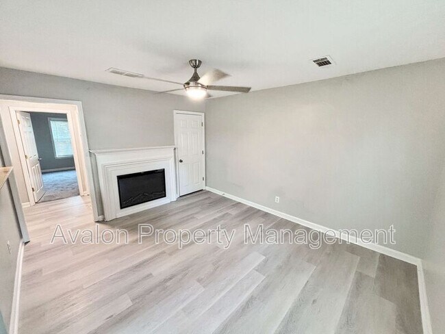 Building Photo - 488 Ramona St NE