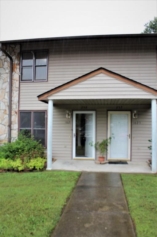 Foto del edificio - 1021 Cedar Place Ct