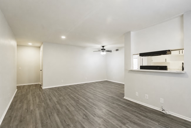 Interior Photo - 17211 Chatsworth Street