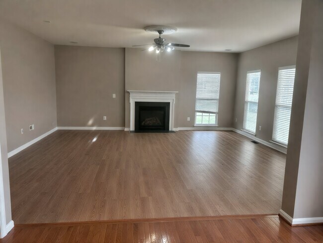Building Photo - 15024 Burgandine Ave