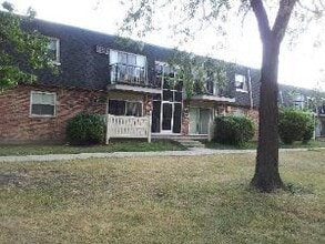 Building Photo - 9994 S 84th Terrace