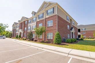 Building Photo - The Heritage at Arlington Apartment Homes