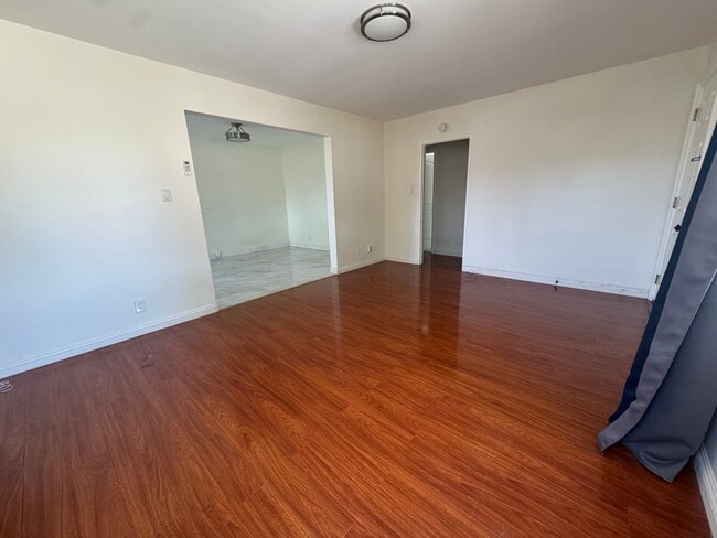 Sala de estar - 1529 S Monterey St