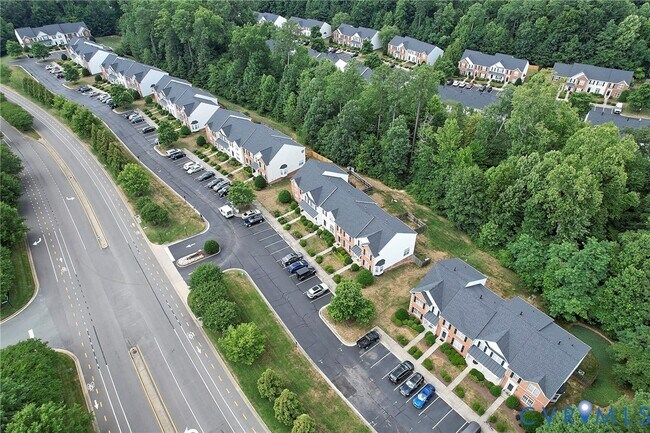 Foto del edificio - 315 Kingscote Ln