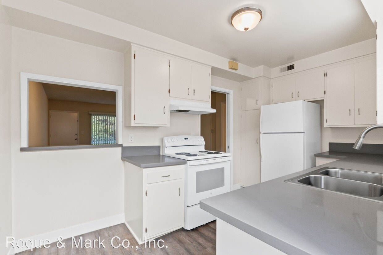 Primary Photo - 2 br, 2 bath Apartment - 907 - 17th Street...
