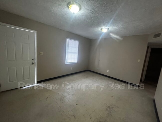 Building Photo - 1258 Fairground Rd