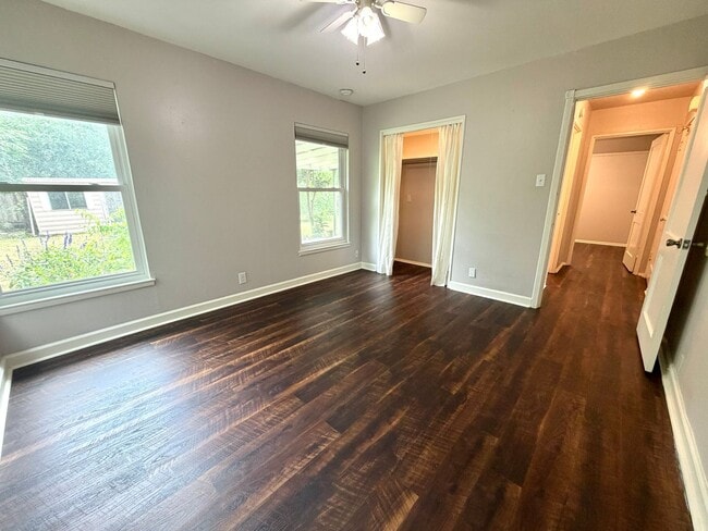 Building Photo - Beautifully Updated Home in Amazing Alamo Heights Area!