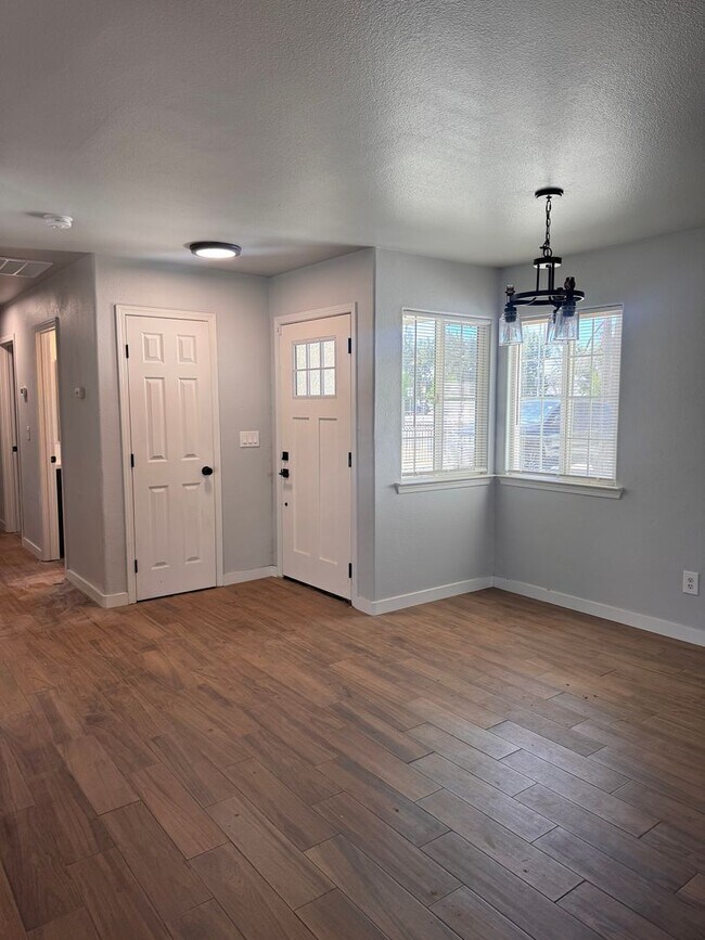 Foto del edificio - Newly Remolded 3 Bedroom, 2 Bath Home