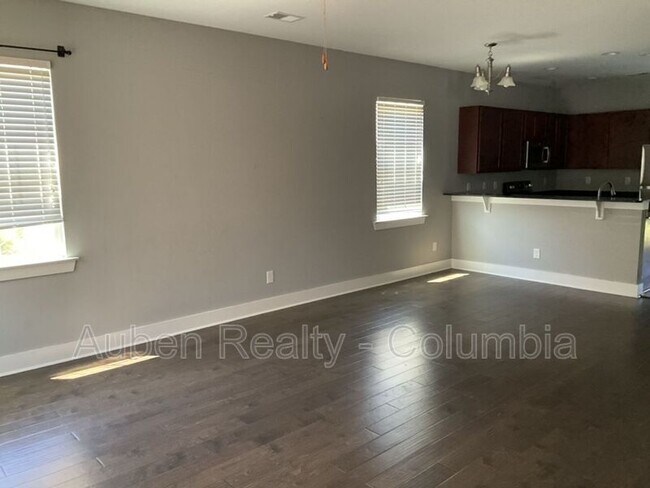 Foto del edificio - 1331 McDuffie Ave