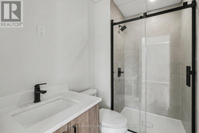 Photo du bâtiment - 42 McArthur Ave.
