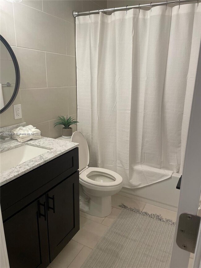 Foto del edificio - 1762 NE 145th St