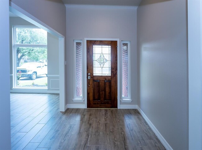 Building Photo - 2414 Shoal Creek