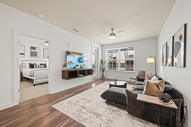 Building Photo - 2048 Bolton Dr NW