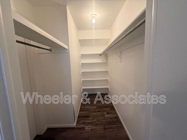 Building Photo - 2650 Jefferson Ave