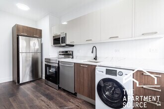 Building Photo - 1555 W Hollywood Ave