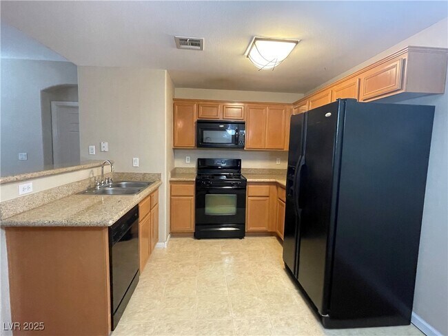 Foto del edificio - 7701 W Robindale Rd