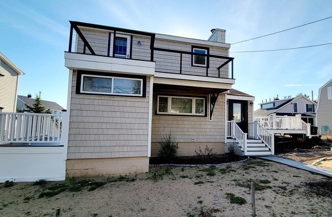 Building Photo - 6 77th St