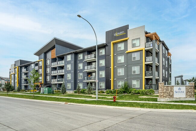 Photo du bâtiment - Addison Square Apartments