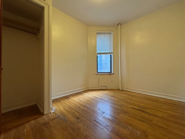 Building Photo - 3135 Broadway