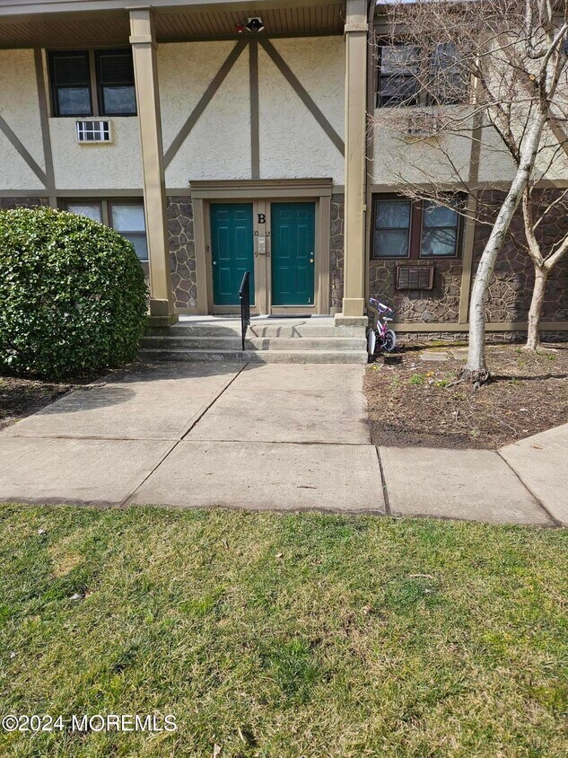Primary Photo - 420 Cross Rd