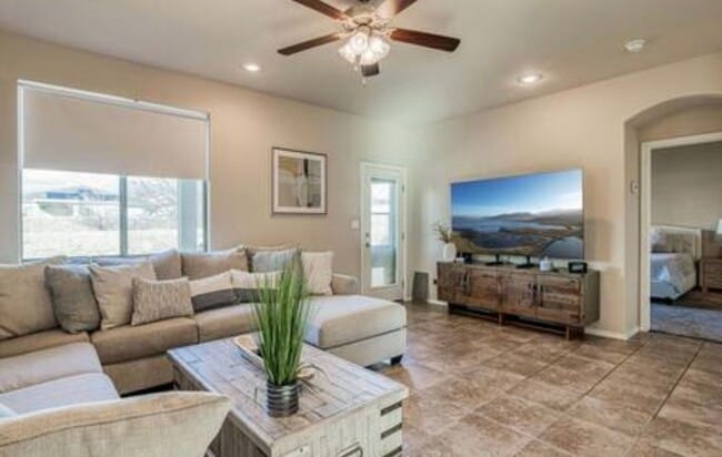 Building Photo - 7413 Red Cedar Dr