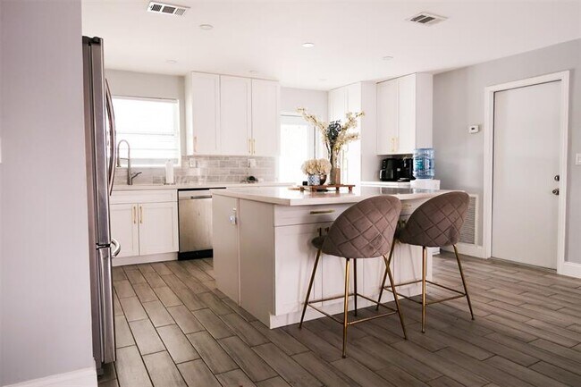 Foto del edificio - 5342 SW 103rd Ave