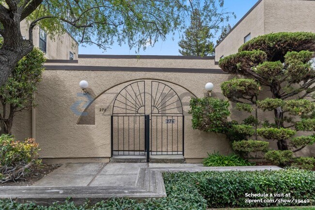 Foto del edificio - 272 Montebello Ave