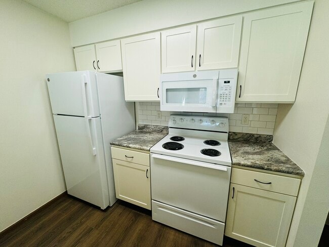 Building Photo - 245 Beaver Kreek Center