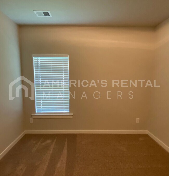 Foto del edificio - Home for Rent in Jemison, AL... Available ...
